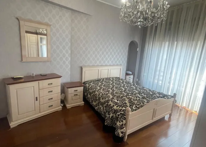 Luxury Center شقة