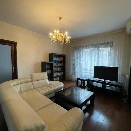Luxury Center Бухарест